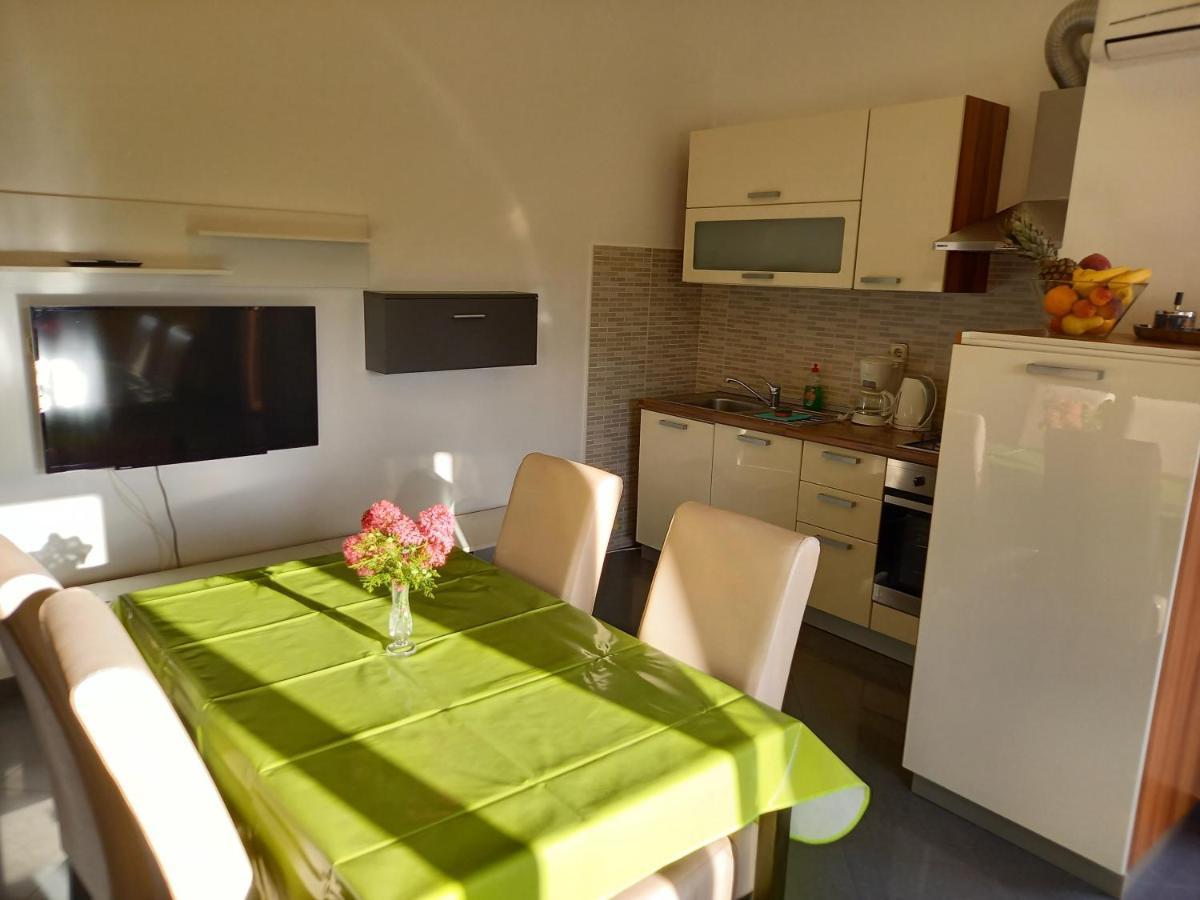 Apartment Valerija Baska  Luaran gambar